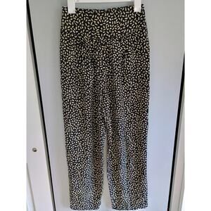 The works saks fifth avenue 100% silk pants patterned sz 6 professional luxury